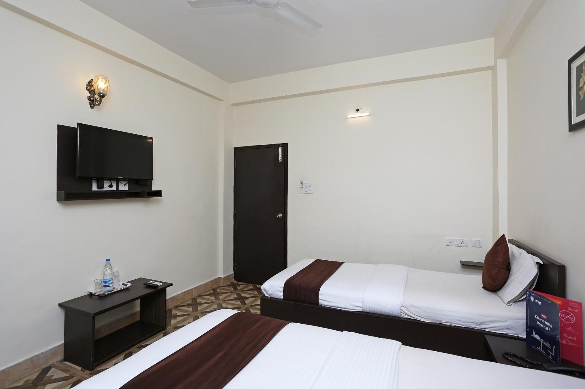Oyo Stellar Resort Бхубанешвар Екстериор снимка
